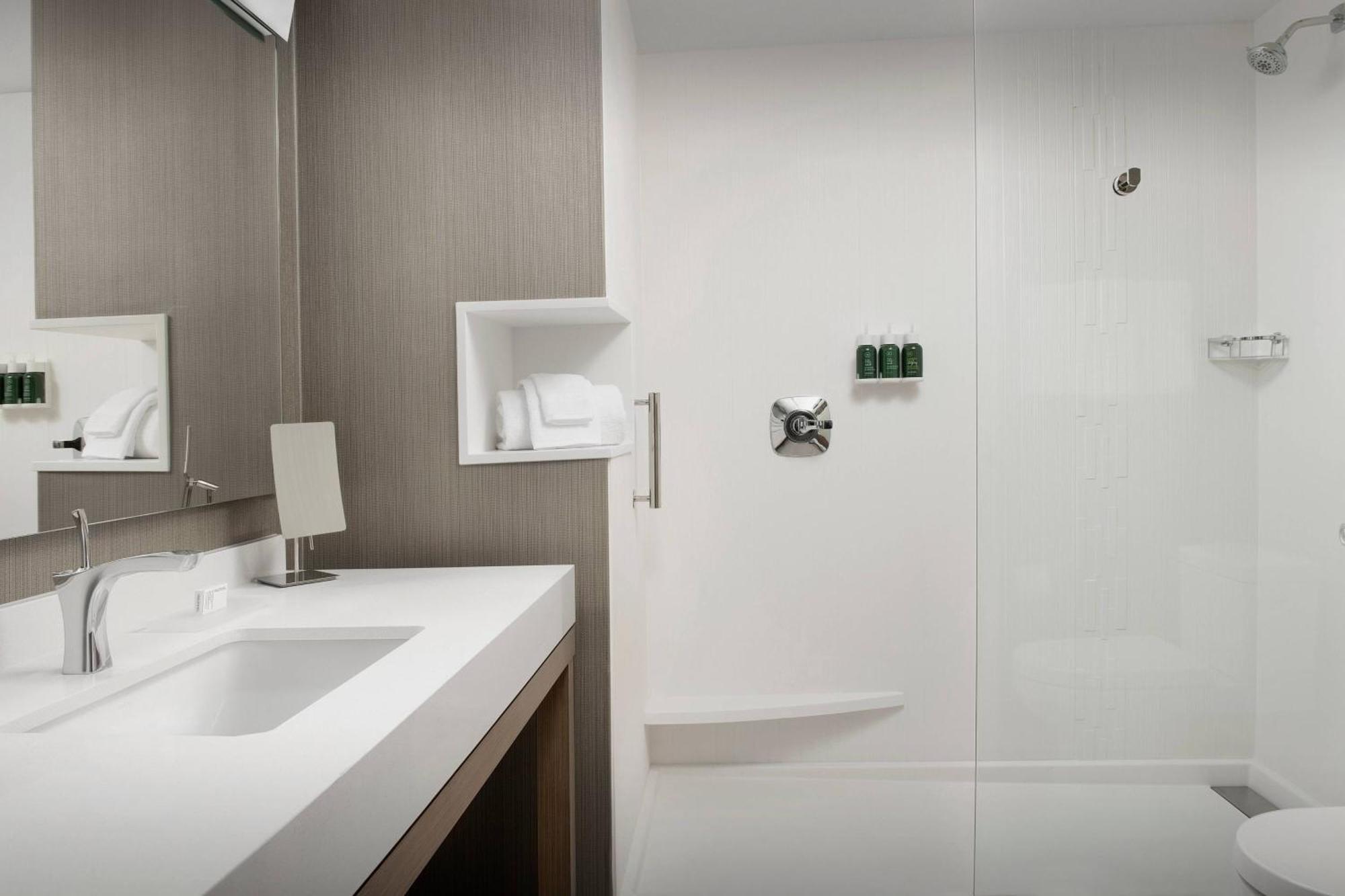 Courtyard Portland East Hotell Fairview Exteriör bild